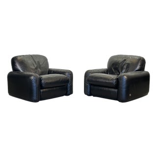 Piumotto Armchairs in Black Leather by Arrigo Arrigoni for Busnelli, 1970s, Set of 2 For Sale