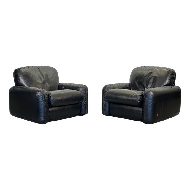 Piumotto Armchairs in Black Leather by Arrigo Arrigoni for Busnelli, 1970s, Set of 2 For Sale