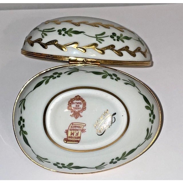 1980s French Limoges Porcelain Jewelry Casket With Gilt Ormolu Mounts For Sale - Image 10 of 11