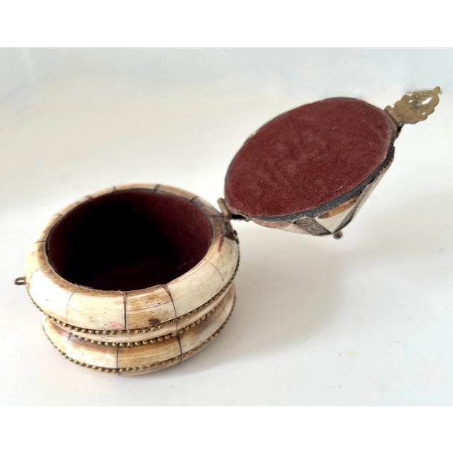Indian Bone and Brass Decorative Dome Shaped Box or Stash Box For Sale In Los Angeles - Image 6 of 9