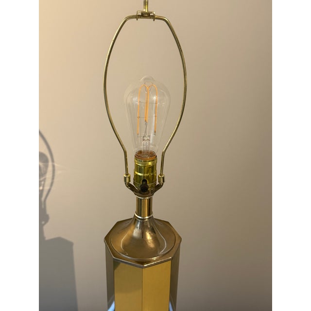 Mid-Century Modern 1970s Clover Lamp Company Faceted Brass Column Table Lamp For Sale - Image 3 of 10