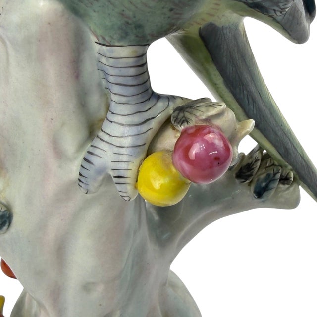 1970s Chinese Export Porcelain Parrots With Applied Fruit and Blossoms – A Pair For Sale - Image 13 of 15