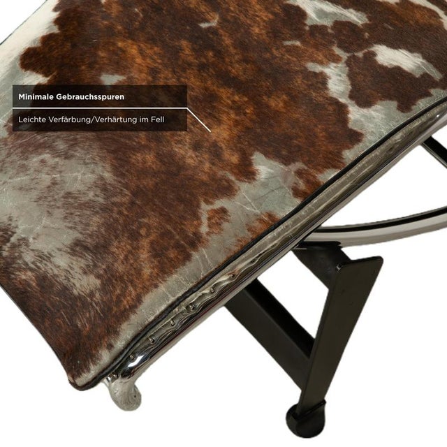 Brown LC 4 Chaise Lounge in Brown, White and Black Cowhide Fur by Le Corbusier for Cassina For Sale - Image 8 of 16