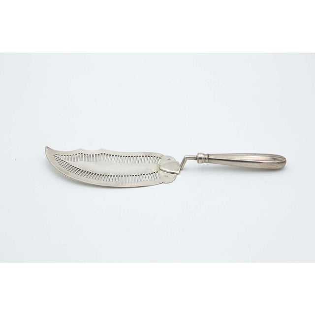 Silver Spatula for Serving Cakes and Desserts For Sale - Image 4 of 4