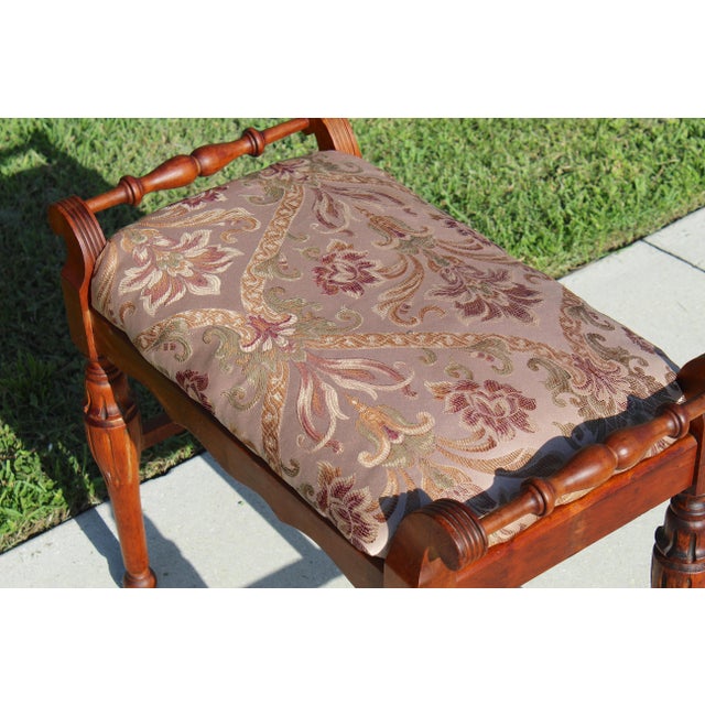 Mid-20th Century Traditional Cherry-Finish Vanity Bench With Pink & Brown Damask Upholstery For Sale - Image 9 of 18