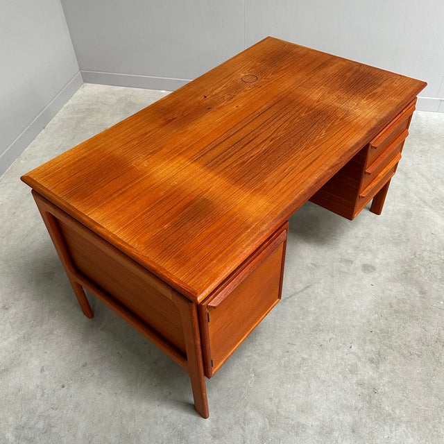 Brown Vintage Danish Desk in Teak by GV Gasvig for GV Møbler, 1960s For Sale - Image 8 of 12
