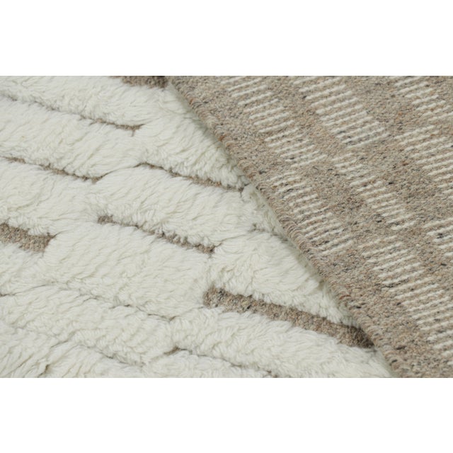 Textile Rug & Kilim’s Contemporary Rug in White With High-Low Geometric Patterns For Sale - Image 7 of 7