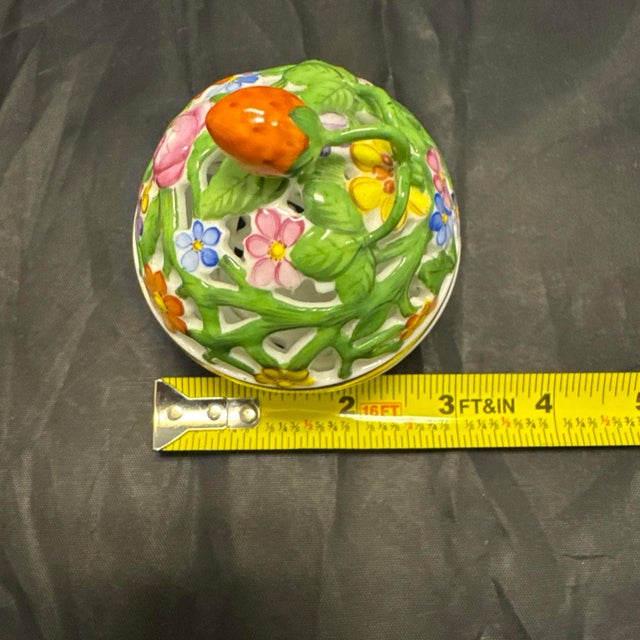 Vintage Herend Hungary Reticulated Bonbonniere Potpourri Box Strawberry Finial #6214 For Sale - Image 9 of 9