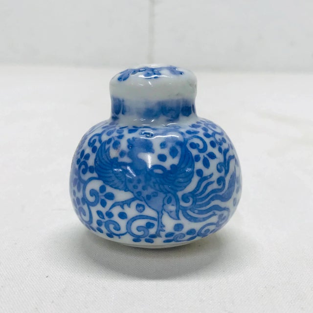 1980s Blue and White Chinoiserie Salt or Pepper Shaker For Sale - Image 5 of 5