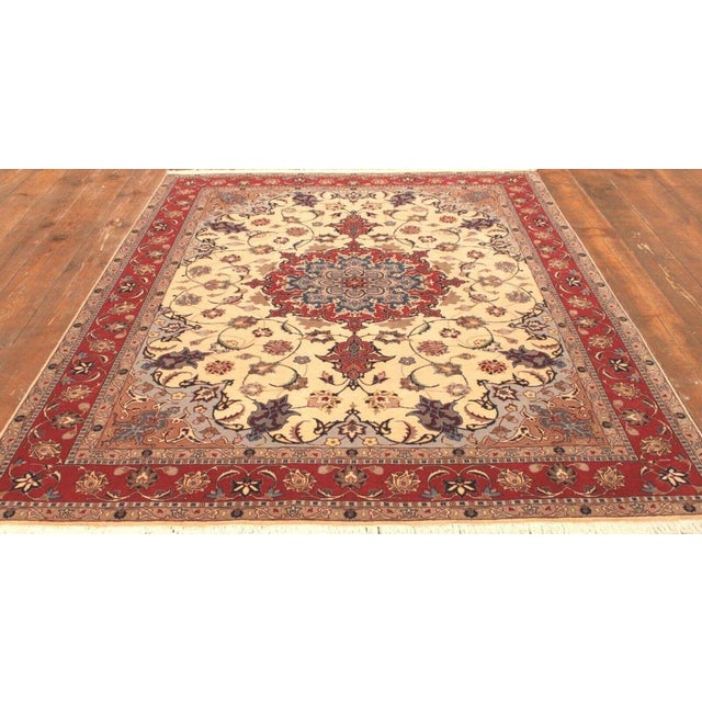 Middle Eastern Rug in Wool For Sale - Image 9 of 11