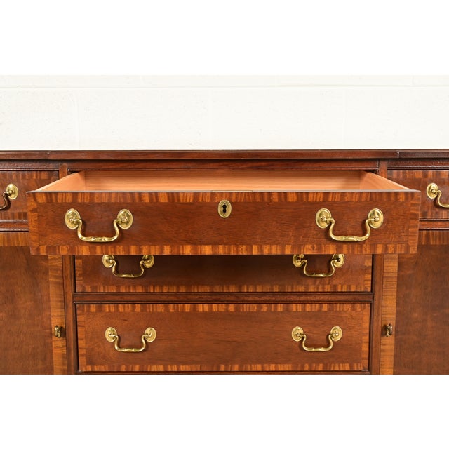 Brown Councill Georgian Banded Mahogany Sideboard, Credenza, or Bar Cabinet For Sale - Image 8 of 14
