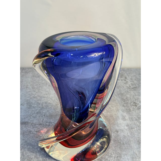 Mid-Century Modern Authentic Hand-Blown Massimiliano Schiavon Murano Art Glass Twisted Sommerso Vase For Sale - Image 3 of 6