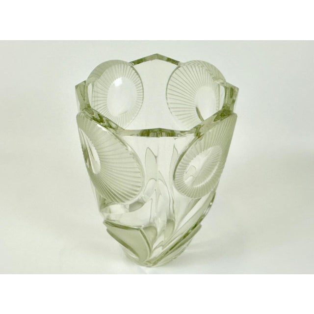 Mid-Century Modern Art Deco Vase attributed to Rudolf Hloušek for Železný Brod, 1930s For Sale - Image 3 of 11