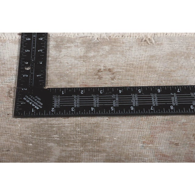 Mid 20th Century Neutral Vintage Persian Kashan Rug, 03'01 X 05'03 For Sale In Dallas - Image 6 of 10