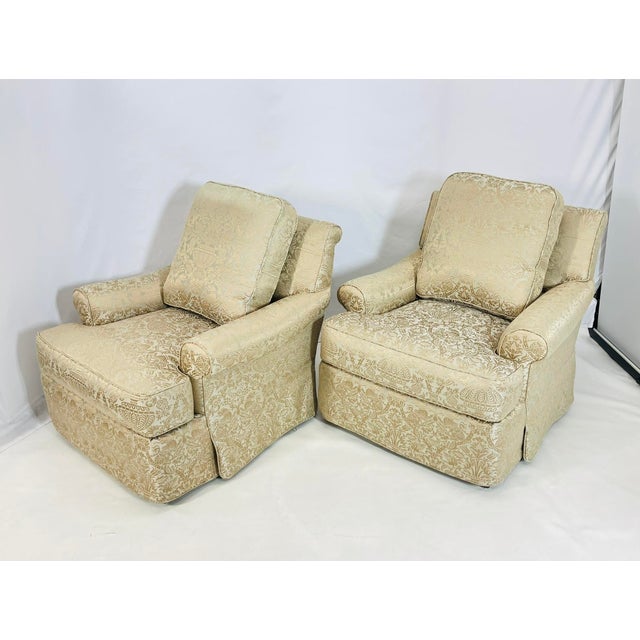 Pair of Lounge Chairs Made in the United States by R. Jones & Associates For Sale - Image 4 of 12