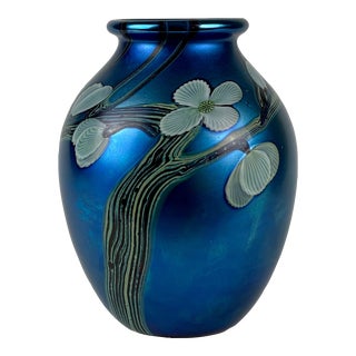 1980's Orient & Flume Handblown Vase in Iridescent Cobalt Blue With White Flowers & Green Vines For Sale