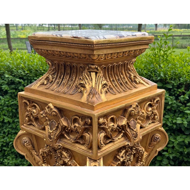 1960s 1960 French Louis XVI Gold Resin Marble Pedestal - 1 Pc For Sale - Image 5 of 10
