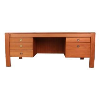 1970’s Large Mid-Century Modern Executive Desk by D-Scan. For Sale