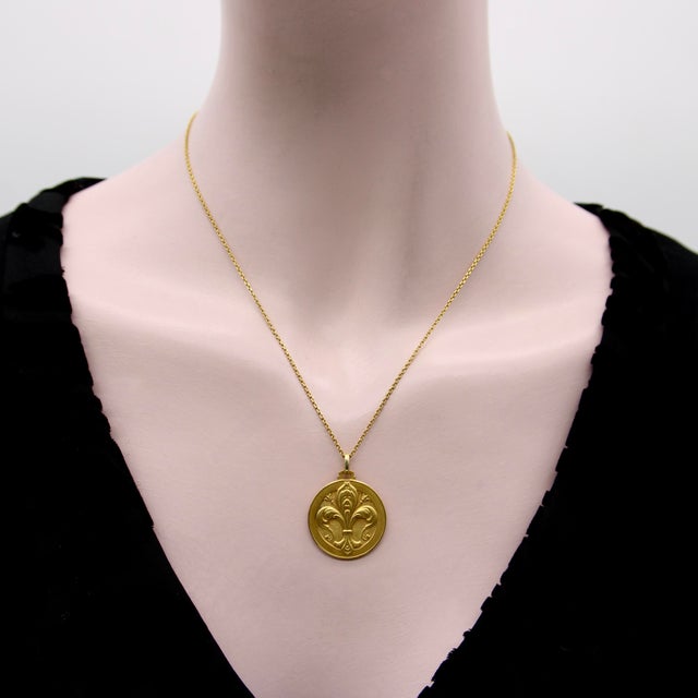 Vintage 18k Gold Italian Miniature Biker Chain For Sale In Los Angeles - Image 6 of 6