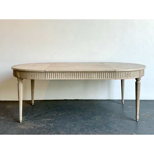 Wood Vintage Zentique Martell Fluted Extendable Dining Table For Sale - Image 7 of 12