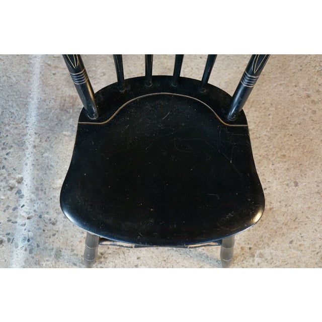 Attributed Vintage S. Bent & Bros Colonial Windsor Thumb Back Black Maple Side Chair For Sale - Image 11 of 14