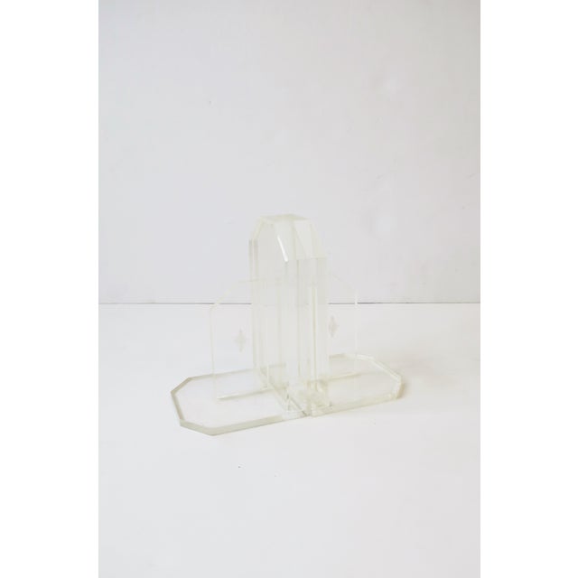 Lucite Acrylic Bookends, Pair, Circa Mid-20th Century For Sale In New York - Image 6 of 7