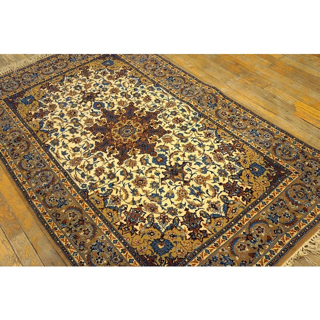Mid 20th Century Persian Isfahan Carpet ( 5'1" x 8' - 155 x 245 )