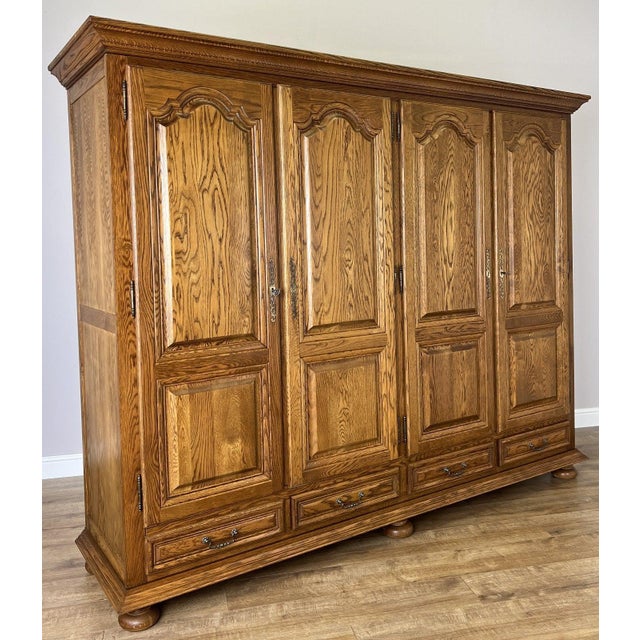 This impressive Vintage French wardrobe offers generous storage space combined with classic craftsmanship and timeless...