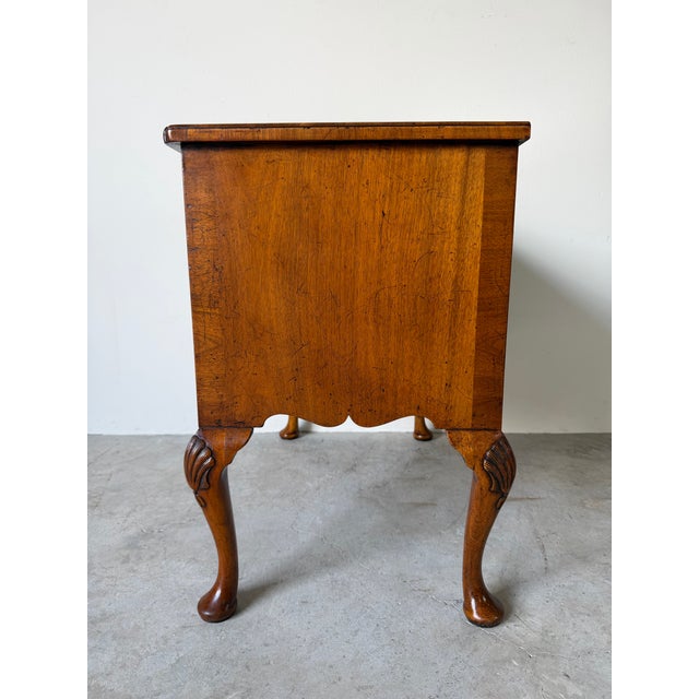 Brown Vintage English Queen Anne Style Walnut Dressing Table / Low Chest For Sale - Image 8 of 13