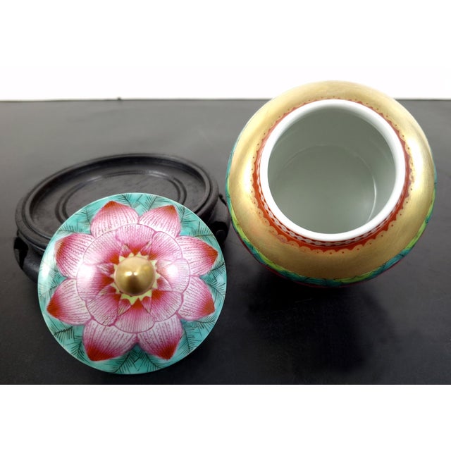 Chinese Porcelain Lotus Flower Lidded Urn For Sale - Image 4 of 9