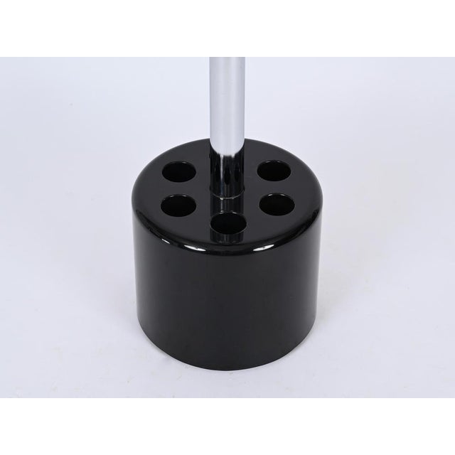 Italian Coat Stand in Chrome and Black Plastic attributed to Lucchi & Orlandini for Velca, 1970s For Sale - Image 13 of 16