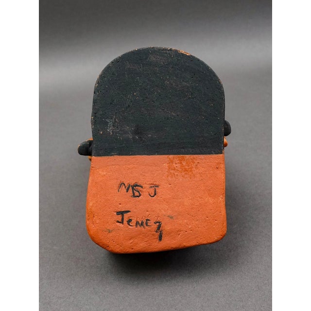 Tan Mid 20th Century Jemez Pueblo MSJ Signed Vintage Storyteller 10 Children Pottery Sculpture Figure For Sale - Image 8 of 8