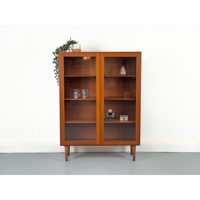 Danish Display Case in Teak by Børge Mogensen for Søborg Møbelfabrik, 1960s For Sale - Image 15 of 18