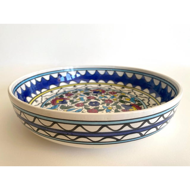 Vintage 1980s Jerusalem Art Pottery Hand Painted Floral Artisan Ceramic Decorative Serving Bowl For Sale - Image 9 of 13