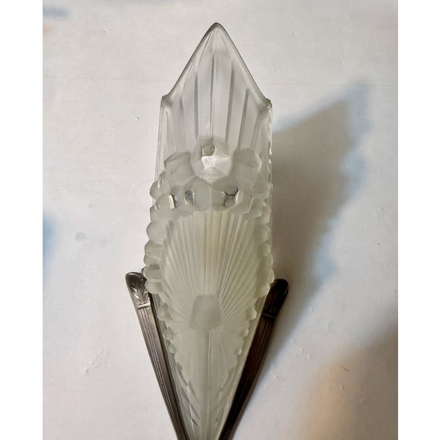 Glass 1920s Pair of French Art Deco Geometric Sconces Signed by Schneider For Sale - Image 7 of 11