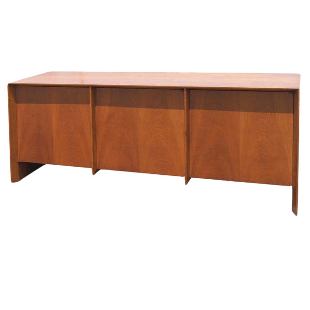 t.h. Robsjohn-Gibbings for Widdicomb Buffet For Sale