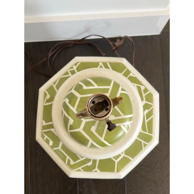 1970s Vintage Avocado Green Geometric Table Lamp For Sale In Houston - Image 6 of 6