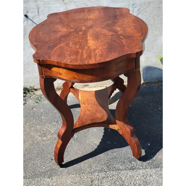 19th Century American Empire Flame Mahogany Center Table. For Sale In Philadelphia - Image 6 of 18