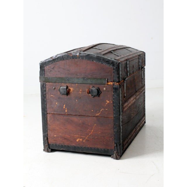Antique Barrel Top Steamer Trunk For Sale - Image 9 of 16