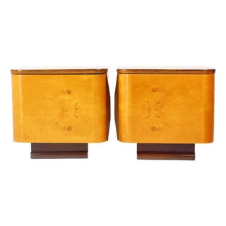 Art Deco Bedside Tables in Walnut Veneer, Former Czechoslovakia, 1940s, Set of 2 For Sale