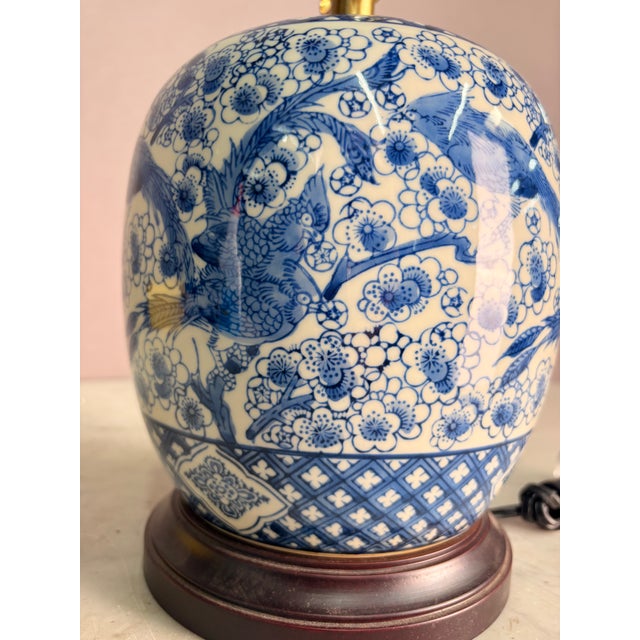 Ceramic Mid 20th Century Blue & White Chinese Style Ginger Jar Porcelain Table Lamp For Sale - Image 7 of 8
