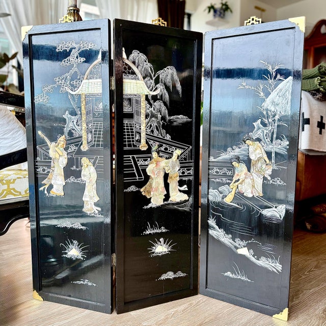 Japanese Mid-Century Japanese Lacquer & Hardstone Byobu Screen (36") For Sale - Image 3 of 9