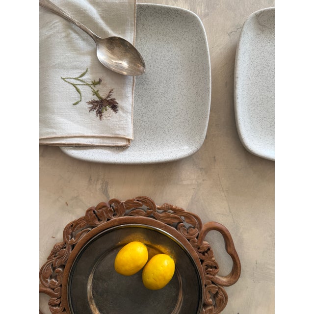 Off-white Vintage Glidden Pottery Speckled Square Plates – Mid-Century California Stoneware, Set of 2 For Sale - Image 8 of 9