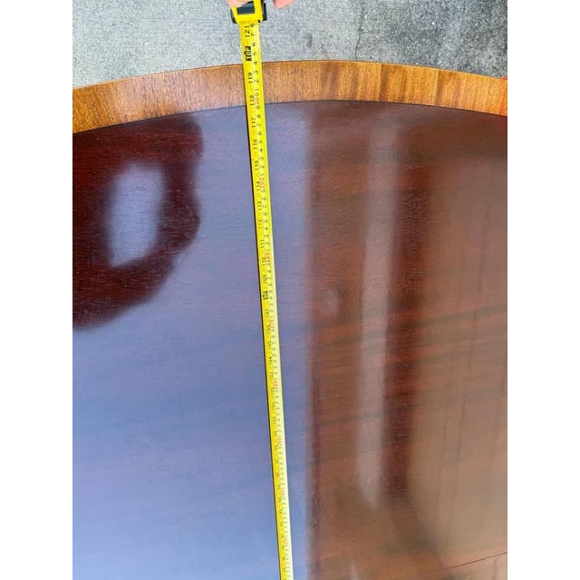 Late 20th Century Ethan Allen Inlaid Mahogany Pedestal Base Dining Table With Leaves For Sale - Image 15 of 18