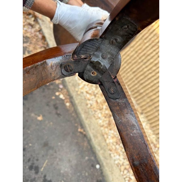 Queen Anne Antique Queen Anne Style Mahogany Oval Side Lamp Table For Sale - Image 3 of 10