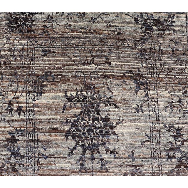 Textile Modern Hand-Knotted Oushak Designed Runner in Wool With Sub-Geometric Design 3'1 X 8'4 For Sale - Image 7 of 11