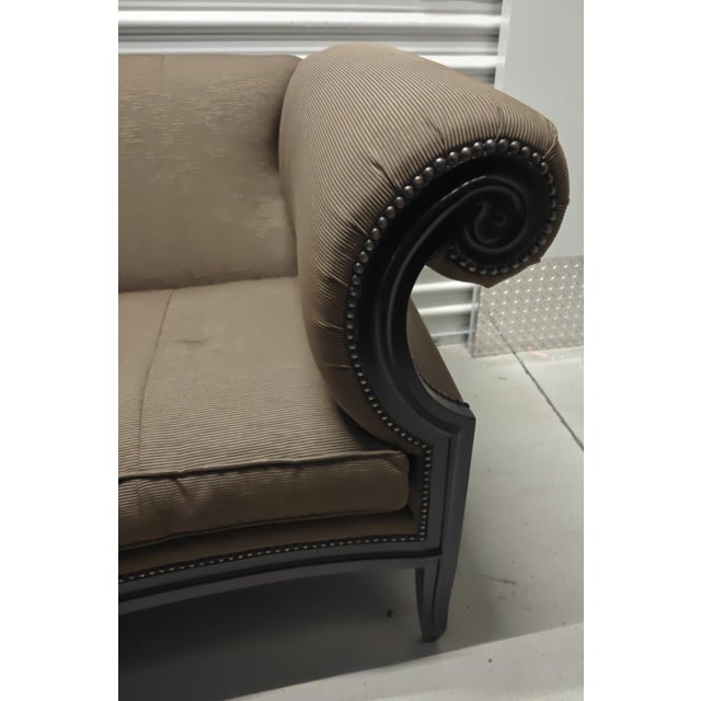 French Henredon Upholstered French-Style Settee For Sale - Image 3 of 4