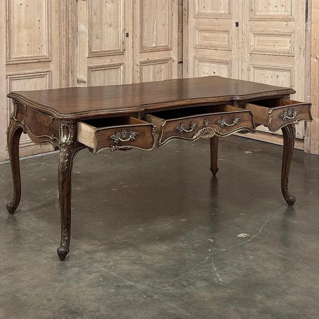 19th Century French Louis XV Walnut Desk ~ Bureau Plat For Sale - Image 4 of 12