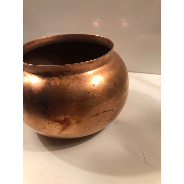Mid-Century Modern Vintage Hand Finished Solid Copper Round Planter For Sale - Image 3 of 8