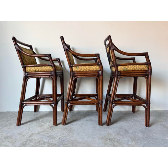 Mid-Century Modern Vintage McGuire-Style Target Back Rattan & Leather Bar Stools – Set of 3 For Sale - Image 3 of 12
